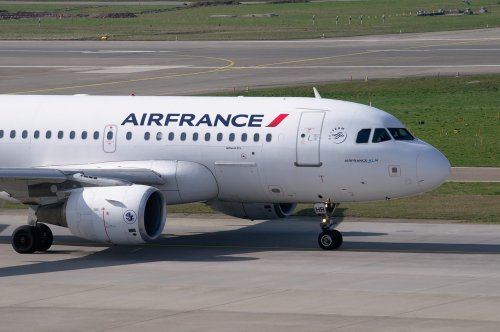 Aéroport Lille-Lesquin (LIL) Aéroport Lille-Lesquin (LIL)