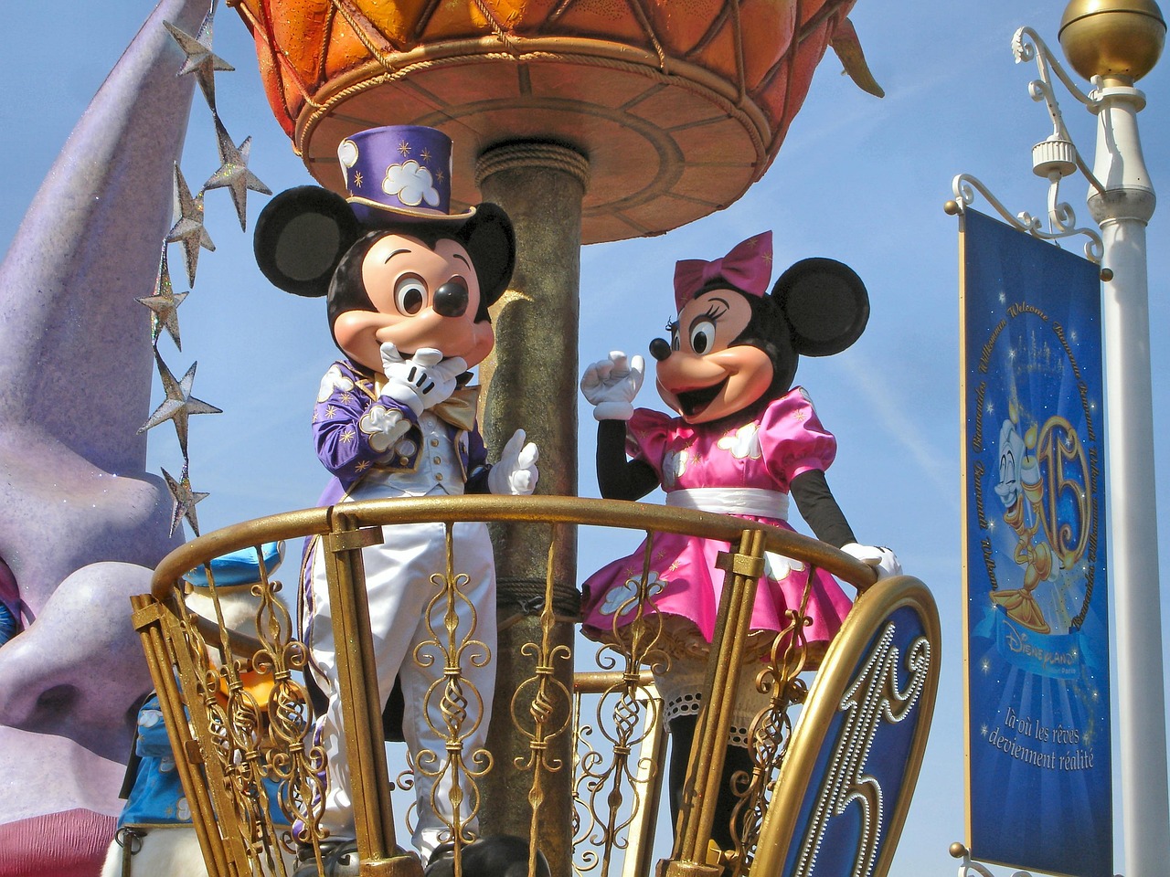 TRAJET VERS UN PARC D'ATTRACTIONS TRAJET VERS UN PARC D'ATTRACTIONS